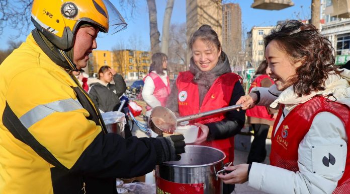 Cina: celebrazioni per Festival di Laba (2)