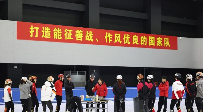 Milano-Cortina 2026: squadra cinese di short track si allena in vista dei Giochi (1)