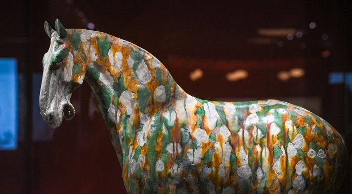 Cina: Pechino, Museo nazionale ospita mostra sull’Anno del Cavallo (1)