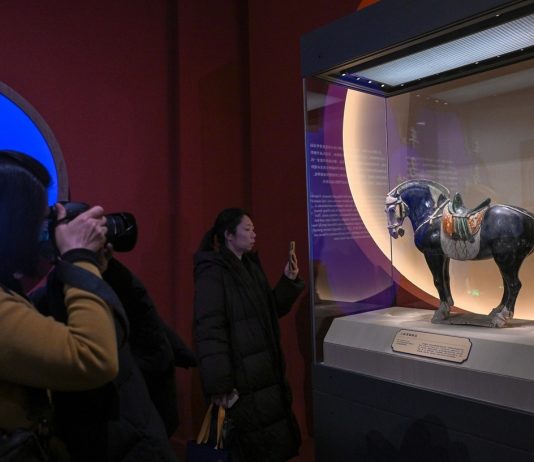 Cina: Pechino, Museo nazionale ospita mostra sull’Anno del Cavallo (3)