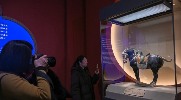 Cina: Pechino, Museo nazionale ospita mostra sull’Anno del Cavallo (3)