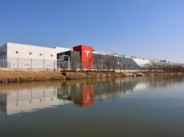 Cina: nel 2025 la Megafactory Tesla a Shanghai ha prodotto oltre 2.000 unità di accumulo energetico