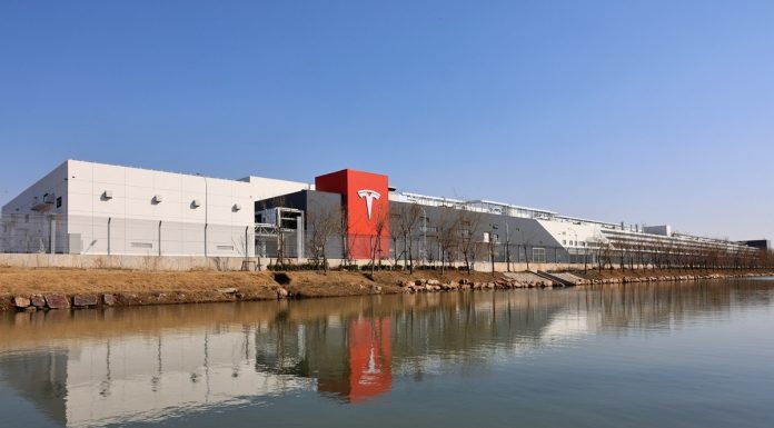 Cina: nel 2025 la Megafactory Tesla a Shanghai ha prodotto oltre 2.000 unità di accumulo energetico