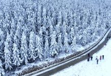 Cina: nevicate attirano turisti durante vacanze di Capodanno (1)