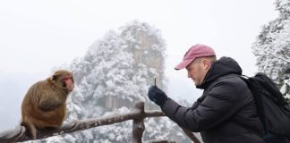 Cina: nevicate attirano turisti durante vacanze di Capodanno (3)