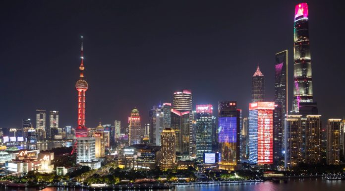 Cina: consumi di elettricità raggiungono 10 trilioni di kWh nel 2025