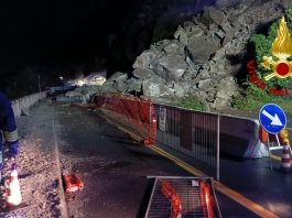 Imponente frana invade l’Aurelia fra Arenzano e Genova