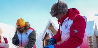 Cina: a Harbin sculture di ghiaccio tinte con coloranti vegetali (2)