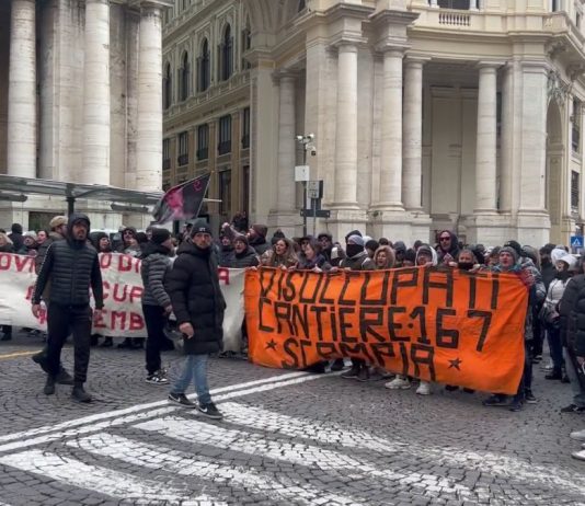 Disoccupati e comitati di Bagnoli scendono in piazza a Napoli contro l’America’s Cup / Video