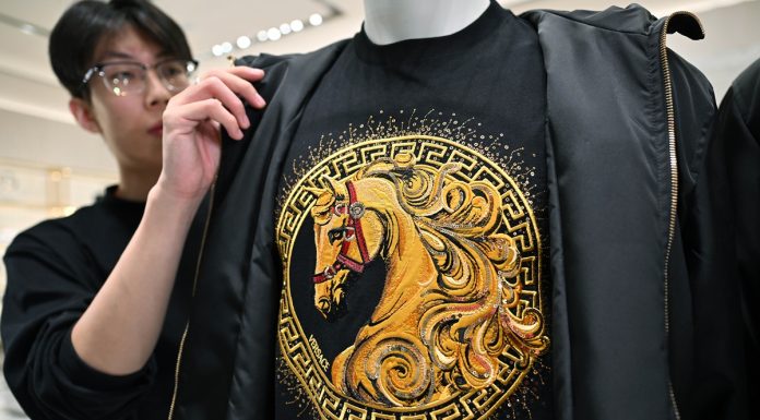 Cina: Anno del Cavallo accende Capodanno Lunare ad Haikou (1)