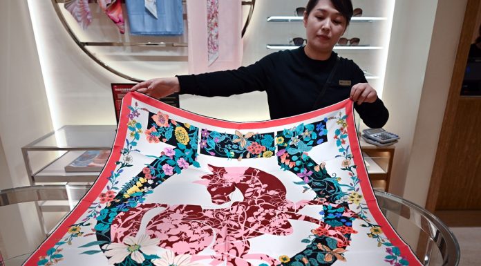 Cina: Anno del Cavallo accende Capodanno Lunare ad Haikou (2)