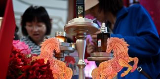 Cina: Anno del Cavallo accende Capodanno Lunare ad Haikou (3)