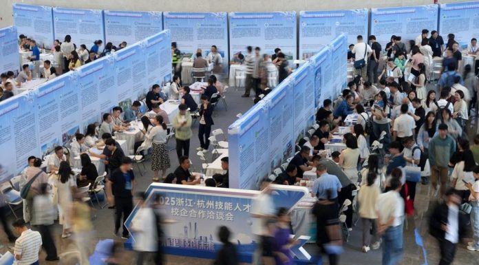 Cina: tasso rilevato di disoccupazione urbana al 5,2% nel 2025