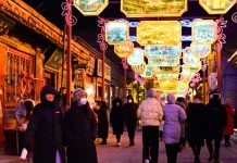 Cina: luci e colori nelle strade per i festeggiamenti del nuovo anno (3)