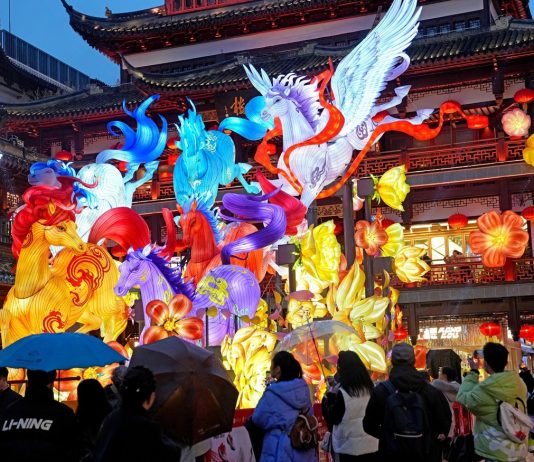 Cina: Shanghai, al via Festival delle lanterne del giardino di Yuyuan (3)