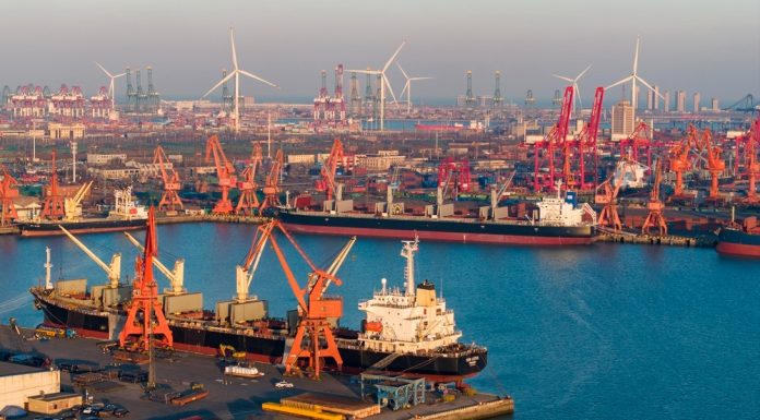 Cina: a Capodanno flusso costante di navi nel porto di Tianjin (1)