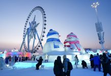 Cina: Harbin ospita il più grande parco a tema ghiaccio e neve del mondo (1)