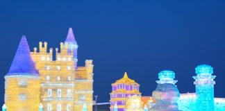 Cina: Harbin ospita il più grande parco a tema ghiaccio e neve del mondo (3)