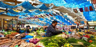 Cina: a Kunming il mercato Daguan Zhuanxin offre cibi e atmosfere locali (2)