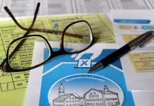 Comunicazione politica nel 2026: tra digitale e materiali stampati tradizionali comunicazione politica