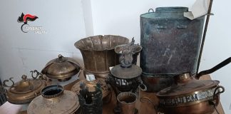 Furti continui in un cimitero nella provincia di Salerno, un arresto