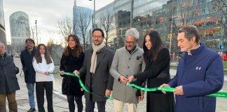 A Palazzo Lombardia inaugurata l’opera ‘Cuore di Marmo’