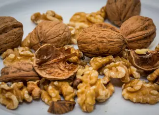 5 alimenti che non devono mai mancare in una dieta sana noci