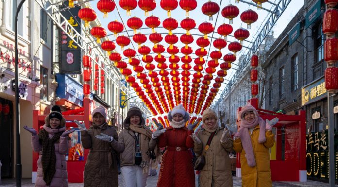 Cina: cresce il turismo invernale nel quartiere barocco di Harbin (2)