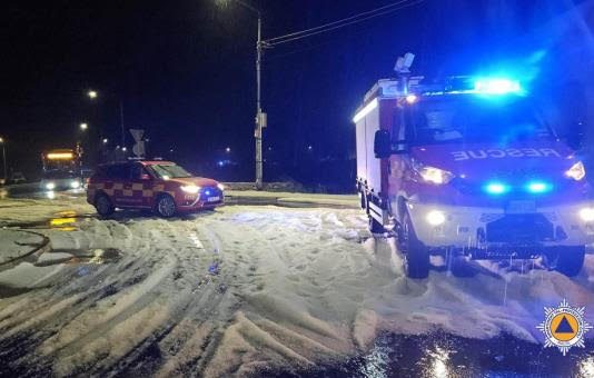 Malta, violenta grandinata: strade ricoperte di ghiaccio