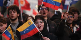 Protesta a Roma contro l’attacco degli Stati Uniti al Venezuela (1)