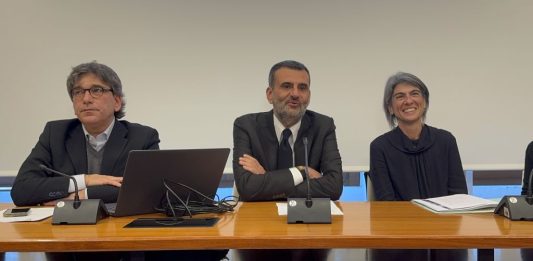 Presentato in Puglia l’Avviso pubblico Cantieri Innovativi di Antimafia Sociale 2.0, Decaro “Sostituiamo le armi con l’arte”
