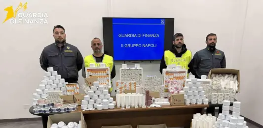 Scoperto a Napoli un deposito abusivo di medicinali illegali importati dall’estero