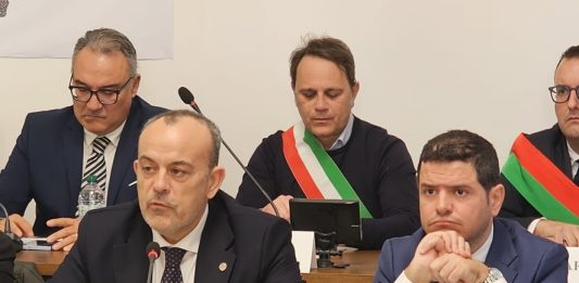 A Niscemi la riunione dei presidenti dei Consigli regionali. Aurigemma “Attiviamoci per reperire le risorse”, Galvagno “Ora iniziative per i fondi”
