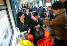 Cina: un treno percorre le aree montuose di Hunan, Guizhou, Chongqing (3)