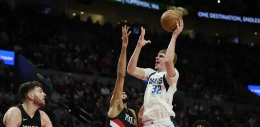 A Houston il derby con Dallas, vincono ancora Charlotte e Minnesota