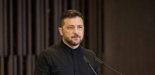 Ucraina, Zelensky apre al faccia a faccia con Putin: “Al G20 dobbiamo parlarci”. Cremlino: “Partecipazione al vertice di Miami non ancora discussa”