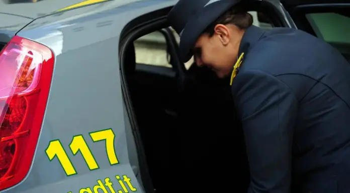 Maxi frode fiscale. Trasferiti all’estero 32.6 milioni, arrestato imprenditore