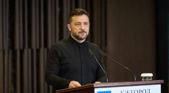 Zelensky “Attacco dei russi con più di 400 droni e circa 40 missili”