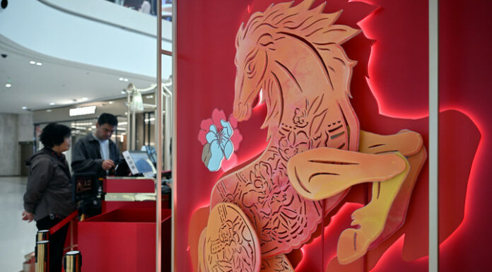 Cina, i marchi internazionali sfruttano Anno del Cavallo per entrare nel mercato