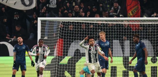 Kalulu salva la Juve e beffa la Lazio al 96°, a Torino finisce 2-2