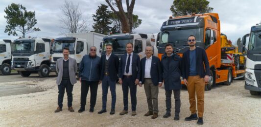 Toto Costruzioni rinnova la flotta, 52 camion Volvo per le grandi opere