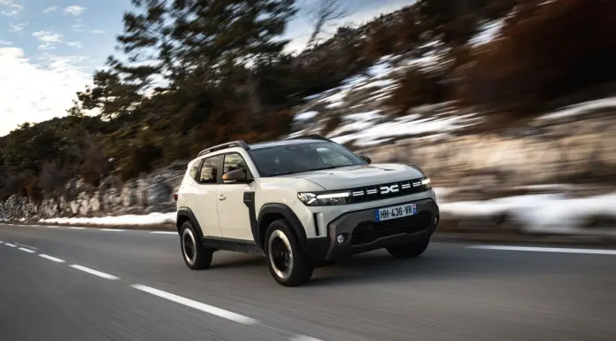 Dacia rinnova Duster, nuovi motori più potenti ed efficienti