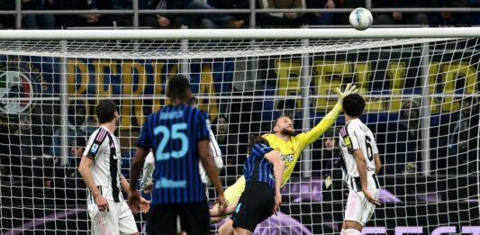 L’Inter piega 3-2 la Juve e prova la fuga in vetta