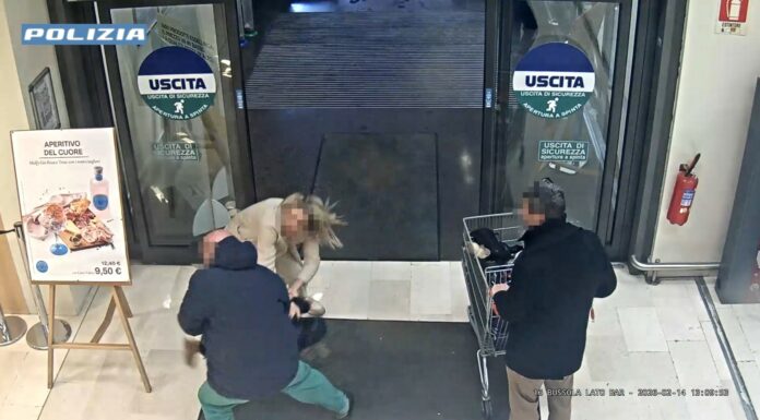 Tenta di rapire una bambina in un supermercato a Bergamo, arrestato. Il padre che l’ha salvata “Ho agito d’istinto”