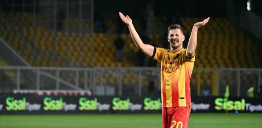 Cagliari-Lecce 0-2, tre punti salvezza per i salentini