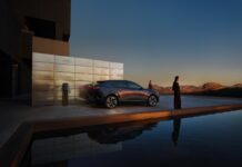 La nuova Mazda CX-6e debutta al MAXXI tra arte, visione e innovazione