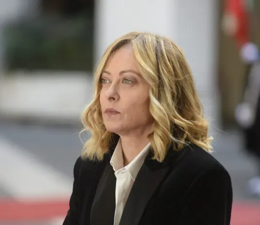 Meloni “L’IA ha potenziale positivo se governata da regole”