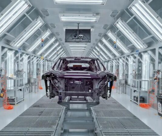 Cina, la gran parte delle aziende manifatturiere ha adottato sistemi digitali