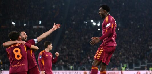 La Roma travolge la Cremonese 3-0 e aggancia il Napoli al 3° posto