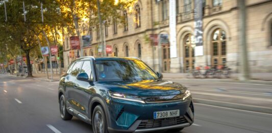 Byd lancia lo spot dedicato alla tecnologia DM-i Super Hybrid